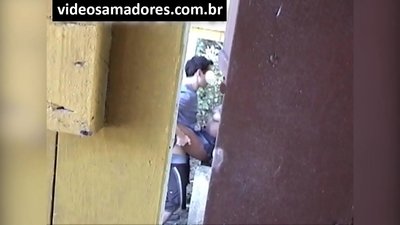 Voyeur فلمیں نوجوان جوڑے کو اس وقت تک چود رہا ہے جب تک کہ اسے ویڈیو فوٹیج کا پتہ نہ چل جائے۔